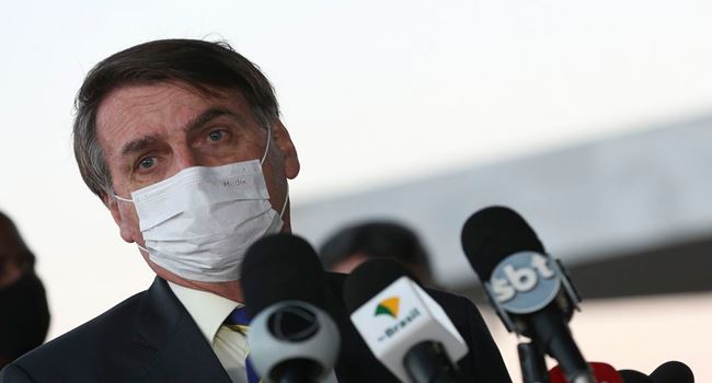 bolsonaro-mascara-coletiva