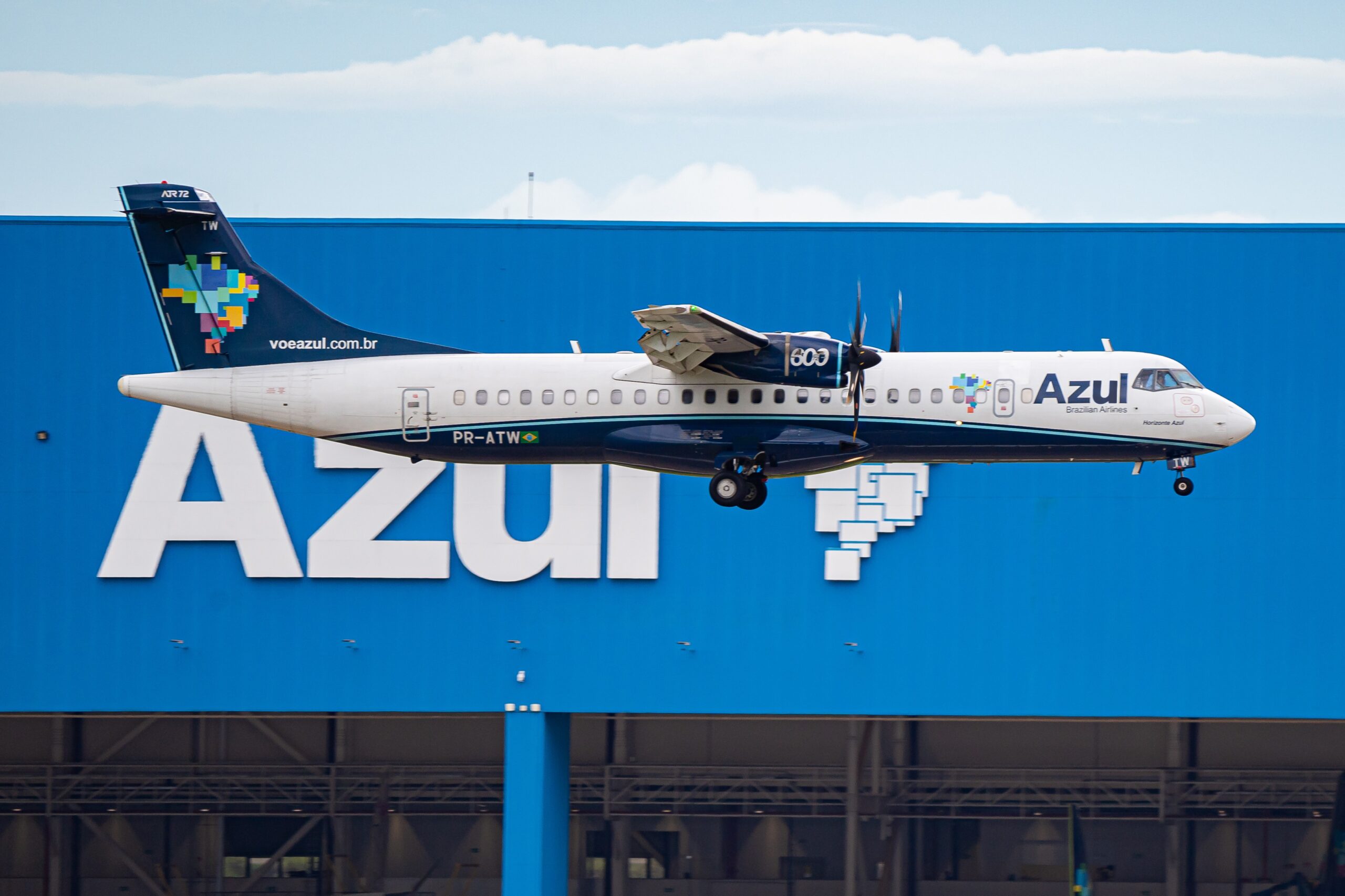 Azul encerra voos em 14 cidades brasileiras a partir de 2025 - Imagem do artigo original
