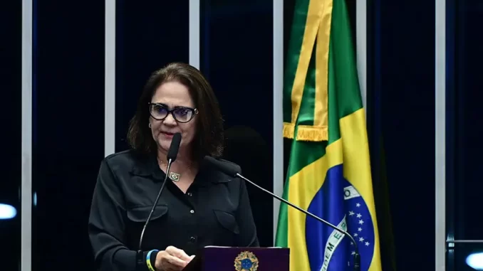 Imagem destacada - Damares Alves diz que governo usa debate sobre proteção infantil para impulsionar projeto de regulamentação da internet