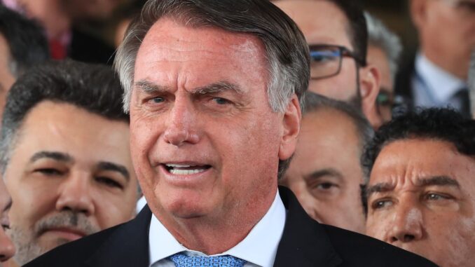 Imagem destacada - Defesa de Bolsonaro pede absolvição em ação sobre suposto golpe