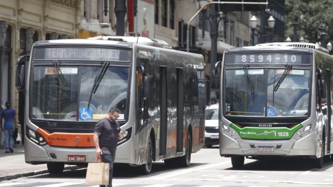 Imagem destacada - Serviços crescem 0,3% em junho e atingem recorde, diz IBGE