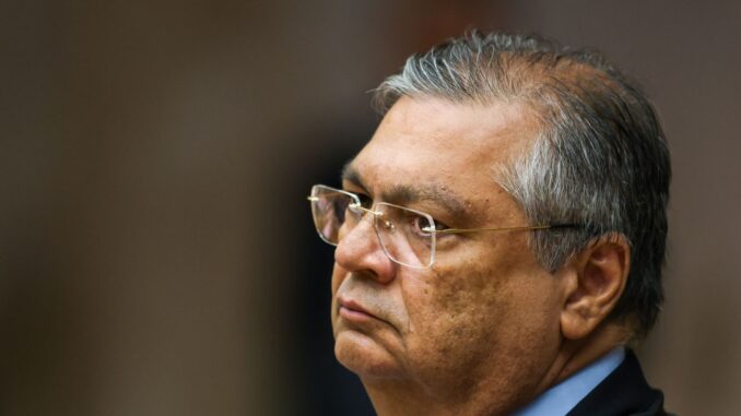 Imagem destacada - Dino barra efeito automático de leis estrangeiras em solo brasileiro