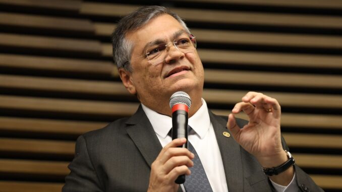 Imagem destacada - Dino veta efeito de leis estrangeiras e admite tribunais globais