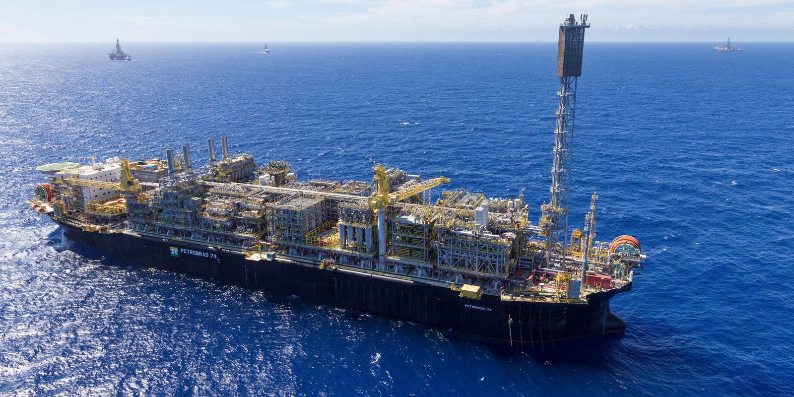 Petrobras autoriza construção de quatro navios e renova a frota - Imagem do artigo