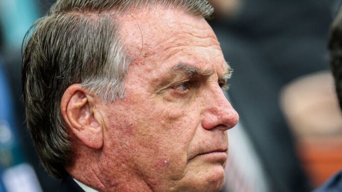 Imagem destacada - PF acusa Bolsonaro de ocultar R$ 2 mi transferidos a Michelle