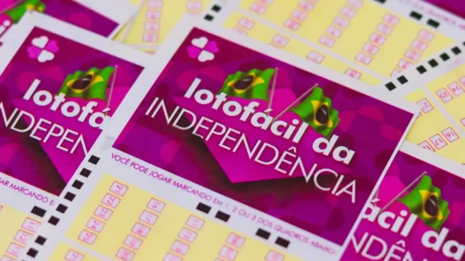 A imagem mostra bilhetes da Lotofácil da Independência com destaque para o sorteio que está cada vez mais próximo, oferecendo R$ 220 milhões.