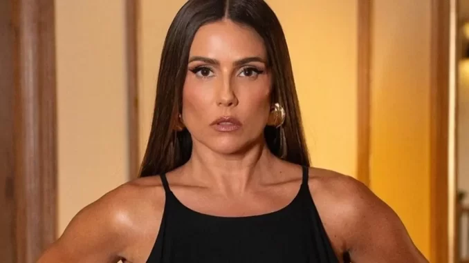 deborah-secco-relata-dia-baixa-autoestima-reflexao Deborah Secco relata dia de baixa autoestima e compartilha reflexão sobre aparência e sentimentos em foto de expressão séria.