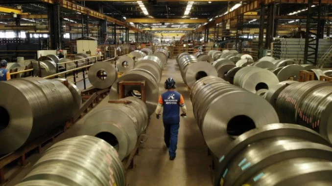 fabrica-de-producao-de-celulose-e-ferro-niquel-brasileira Fábrica de produção de celulose e ferro-níquel no Brasil com grande volume de materiais metálicos sendo processados