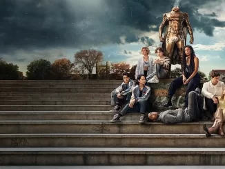 Cena de elenco de Gen V no topo de escadaria, promovendo a retomada do destaque na Amazon Prime Video às vésperas da segunda temporada.