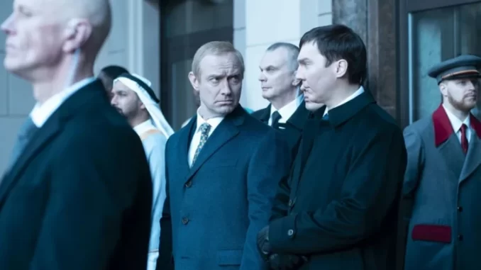 jude-law-desafio-viver-putin-veneza-jpg Jude Law em cena do filme em Veneza, onde interpreta o desafio de viver Putin, recebendo elogios por seu desempenho na produção internacional.