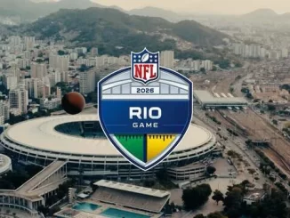 Imagem aérea do estádio do Rio de Janeiro preparado para o NFL 2026 com o logotipo do evento e a cidade ao fundo.