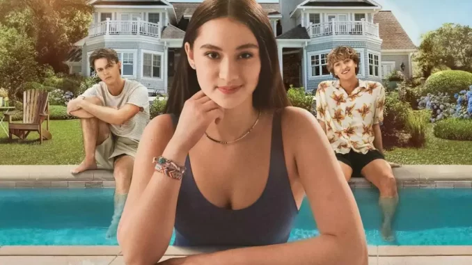 prime-video-lanca-episodio-final-o-verao-que-mudou-minha-vida Cena do episódio final de 'O Verão Que Mudou Minha Vida' na plataforma Prime Video, com personagens na piscina em frente à casa de verão