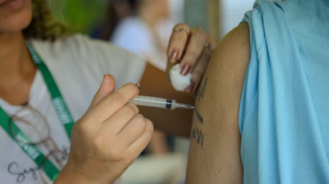 Imagem destacada - Governo abre consulta sobre vacina de herpes zóster para o SUS