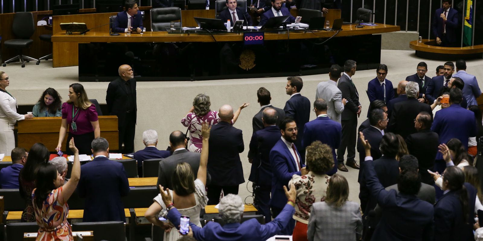 Câmara votará urgência de projeto que anistia atos de 8 de janeiro - Imagem do artigo