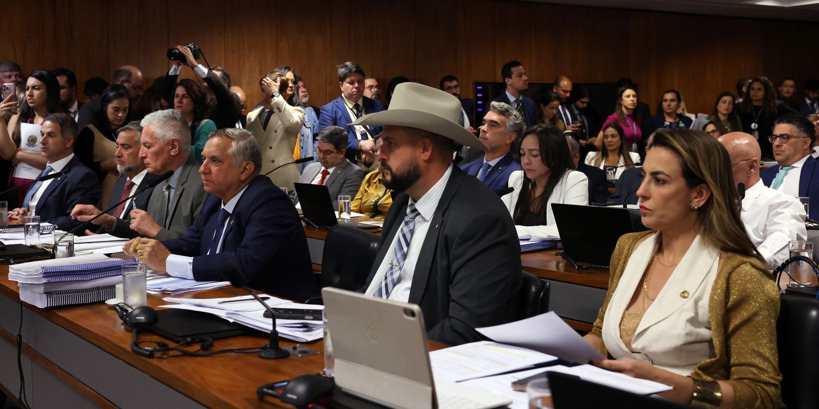 CPMI do INSS chamará ministros e diretor da PF sobre fraudes - Imagem do artigo