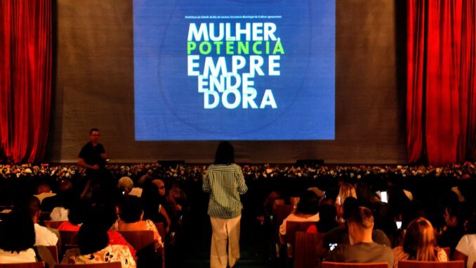 Imagem destacada - Curso forma 260 mulheres para empreender em moda, beleza e comida