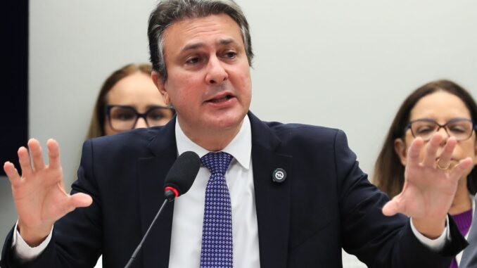 Imagem destacada - Ministro diz que população deve cobrar Câmara sobre PEC da Blindagem