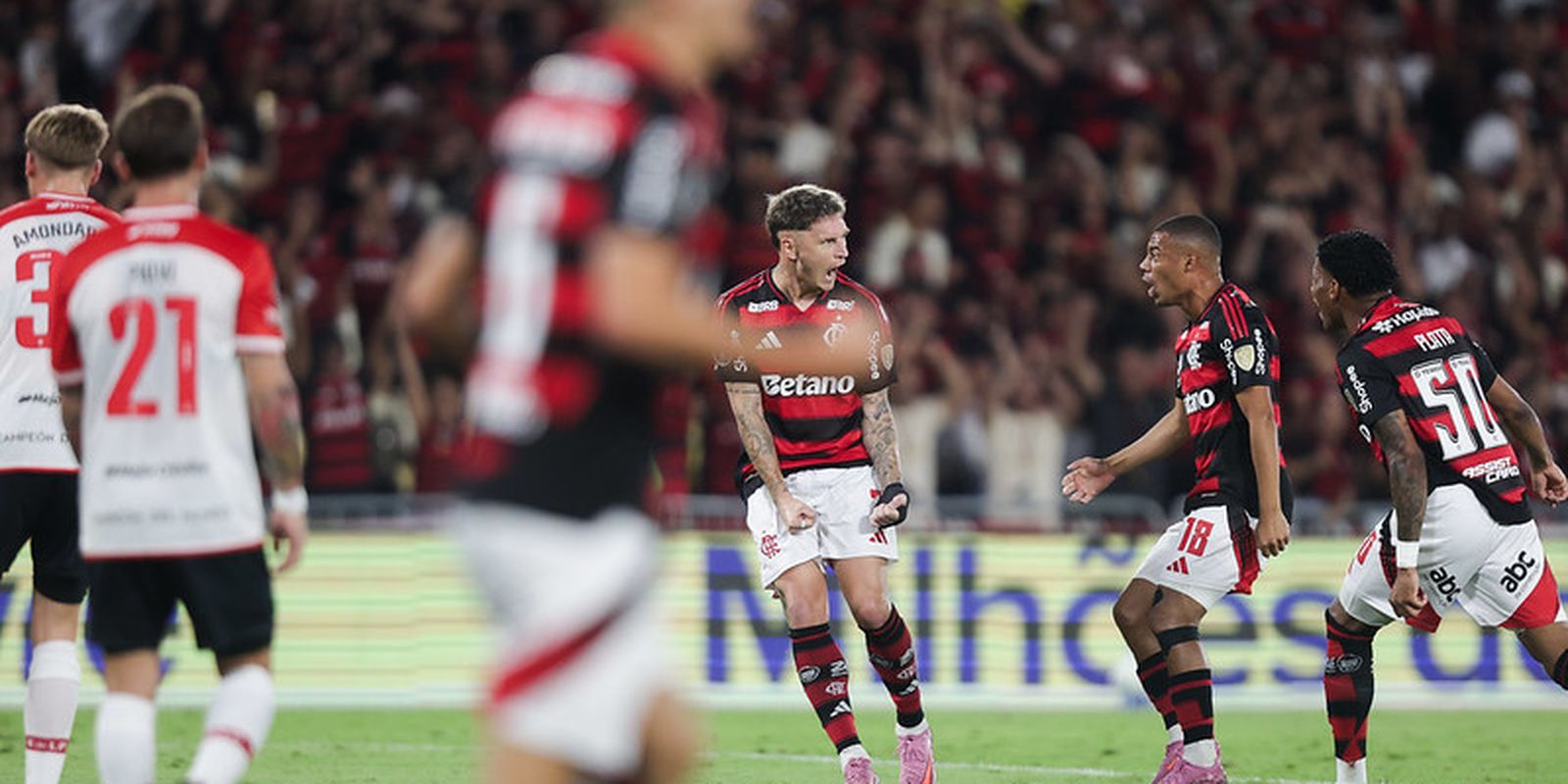 Flamengo faz 2 a 1 no Estudiantes e abre vantagem na Libertadores - Imagem do artigo