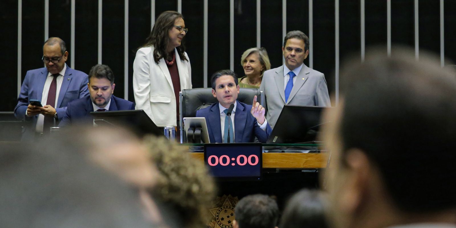 PEC da Blindagem reforça barreira a investigações sobre emendas parlamentares - Imagem do artigo