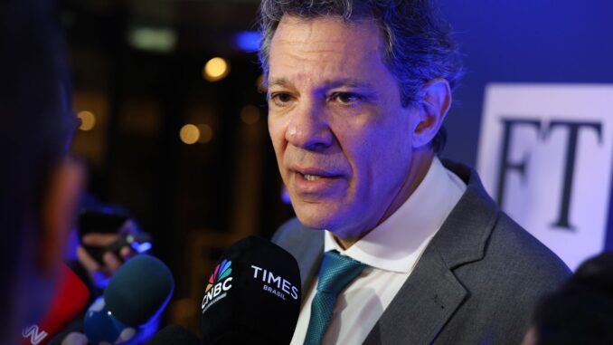 Imagem destacada - Haddad permanece no Brasil por possível votação da nova faixa do IR