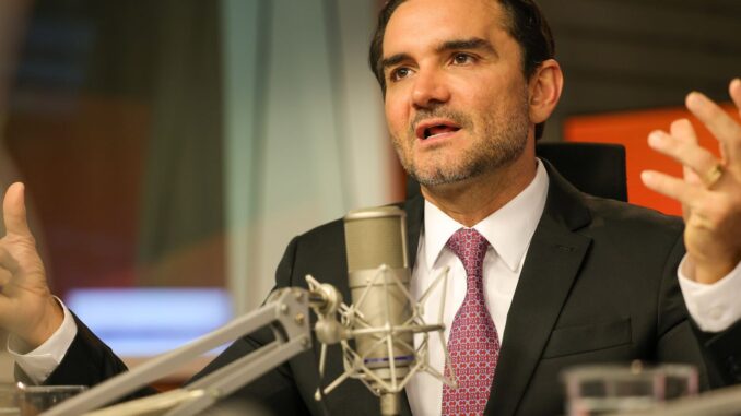 Imagem destacada - Celso Sabino comunica Lula que deixará comando do Turismo federal