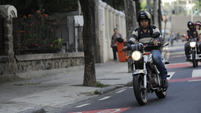 Imagem destacada - Um terço de motociclistas fica com sequelas permanentes, diz SBOT