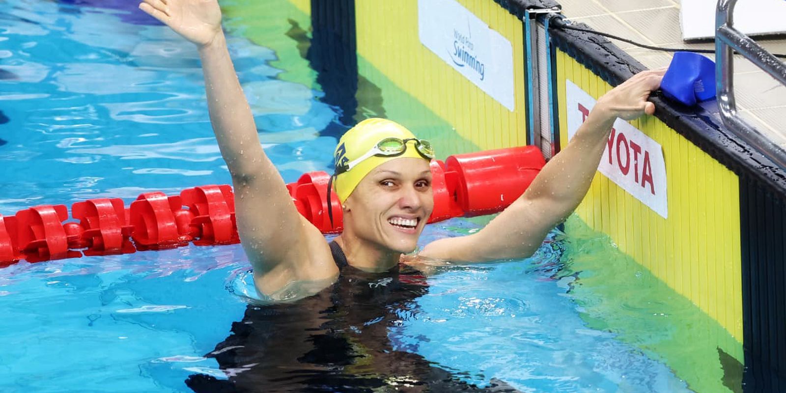 Carol Santiago vence 100m costas e é tricampeã em Singapura - Imagem do artigo