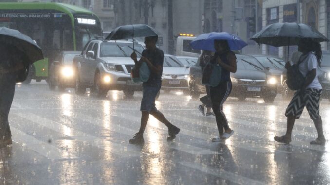 Imagem destacada - Chuvas fortes em SP ferem 24 e paralisam fábrica da Toyota
