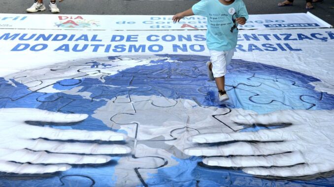 Imagem destacada - Ministério da Saúde garante segurança do paracetamol e afasta vínculo com autismo