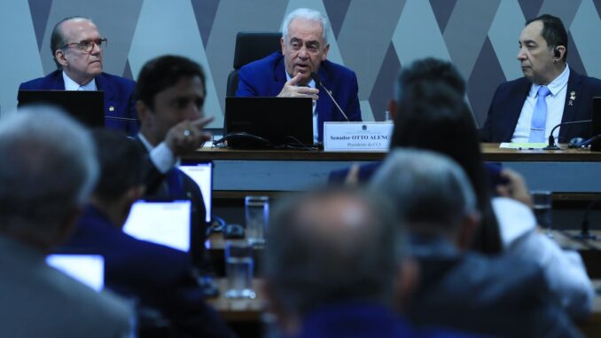 Imagem destacada - Relator diz que PEC da Blindagem facilita crime no Congresso