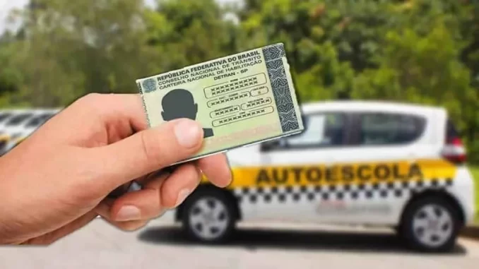 Governo propõe CNH sem necessidade de autoescola para reduzir custos em 80%, facilitando a obtenção da habilitação no Brasil.