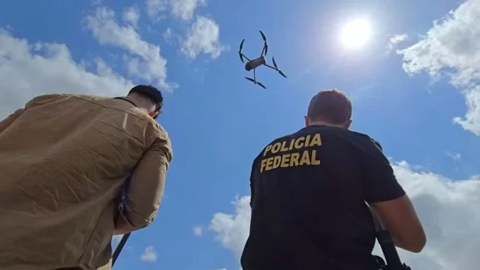Polícia Federal detecta mais de 2 mil drones irregulares na COP30, vigilância aérea ativa com agentes e drones no céu durante evento ambiental.