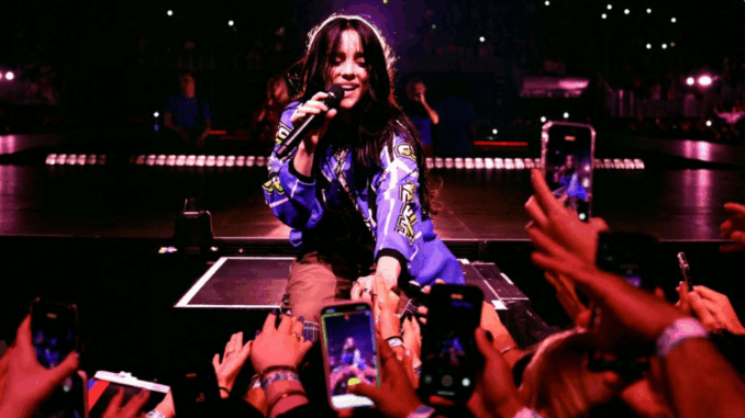 Imagem destacada - Billie Eilish critica Elon Musk por fortuna e chama magnata de covarde