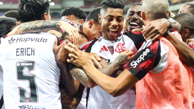 Imagem destacada - Flamengo goleia Sport, assume ponta do Brasileirão e sela queda