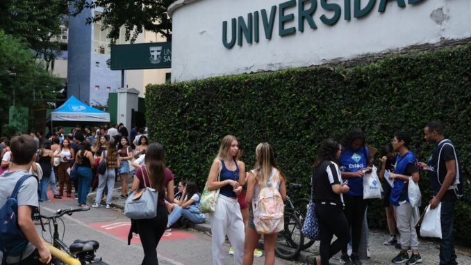 Imagem destacada - Segundo dia do Enem 2025 aplica provas de matemática e natureza