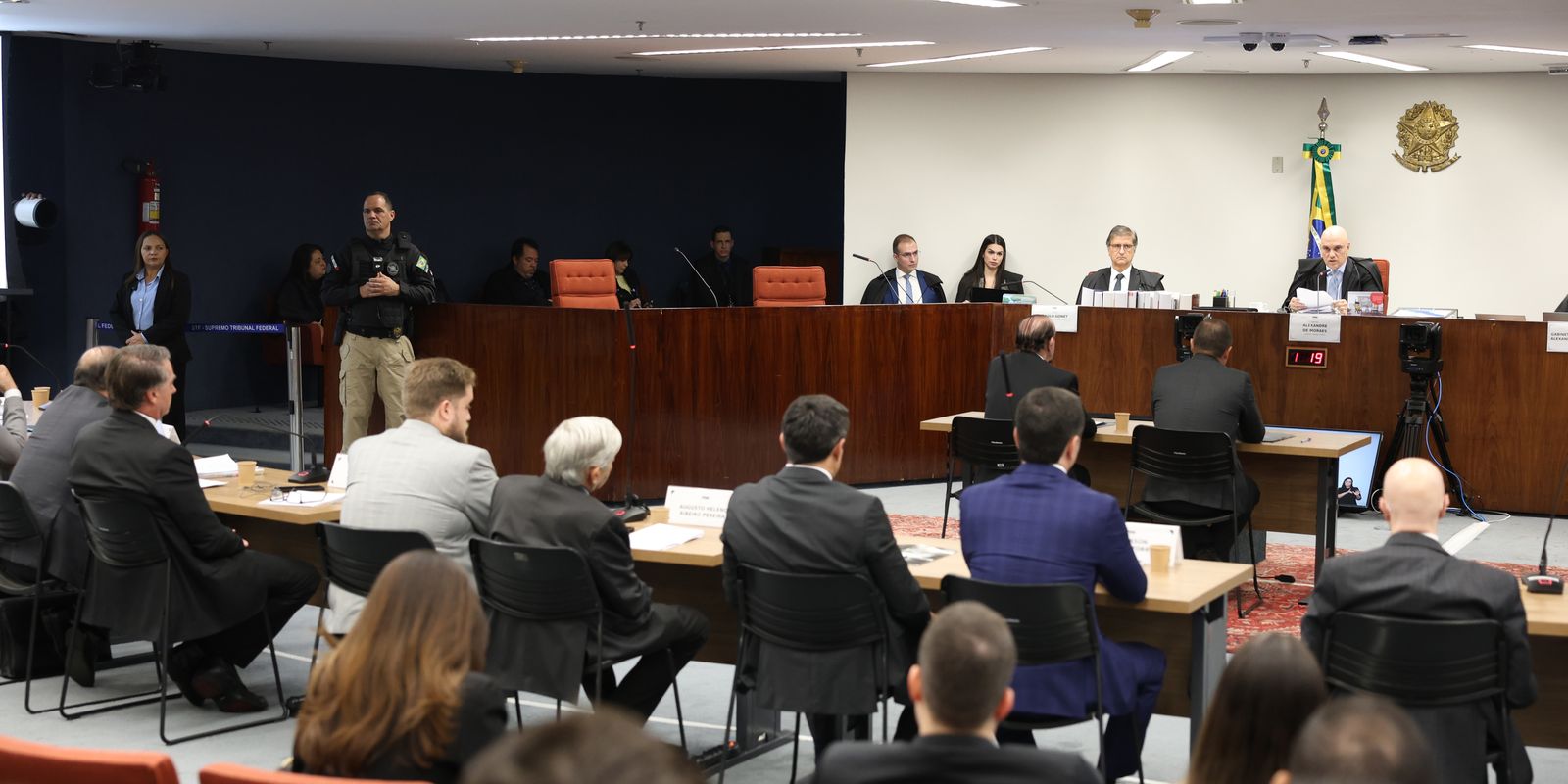 STF rejeita embargos e mantém condenação de Bolsonaro por golpe - Imagem do artigo