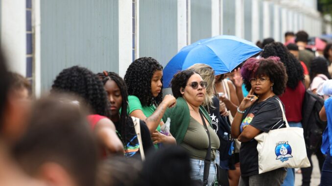 Imagem destacada - Segundo dia do Enem 2025 termina às 18h30 em todo o país