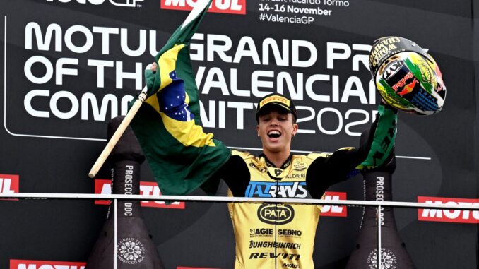 Imagem destacada - Diogo Moreira é o primeiro brasileiro campeão mundial da Moto2