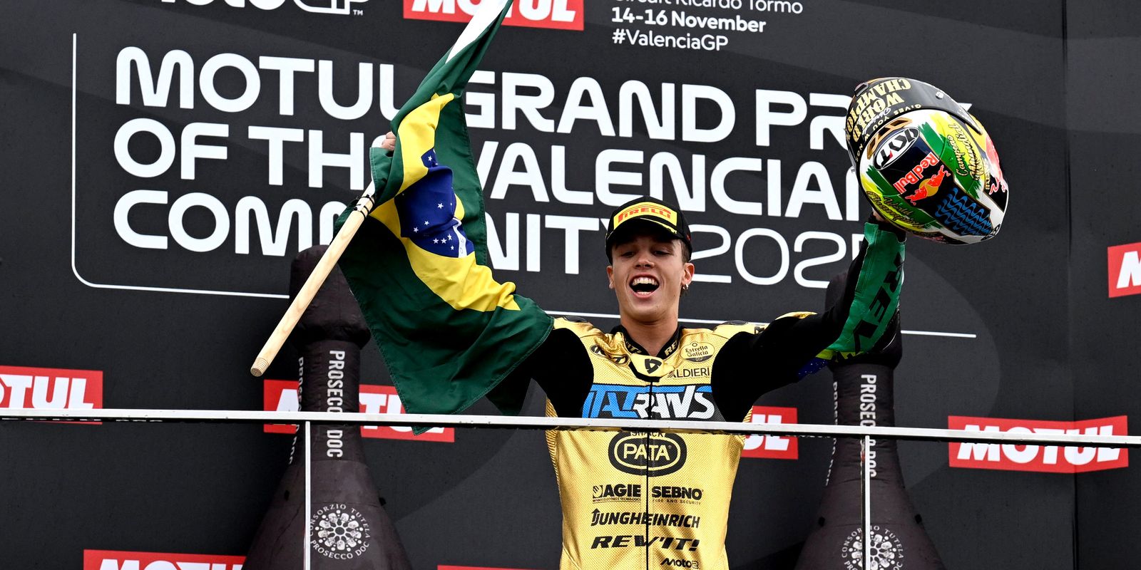 Diogo Moreira é o primeiro brasileiro campeão mundial da Moto2 - Imagem do artigo