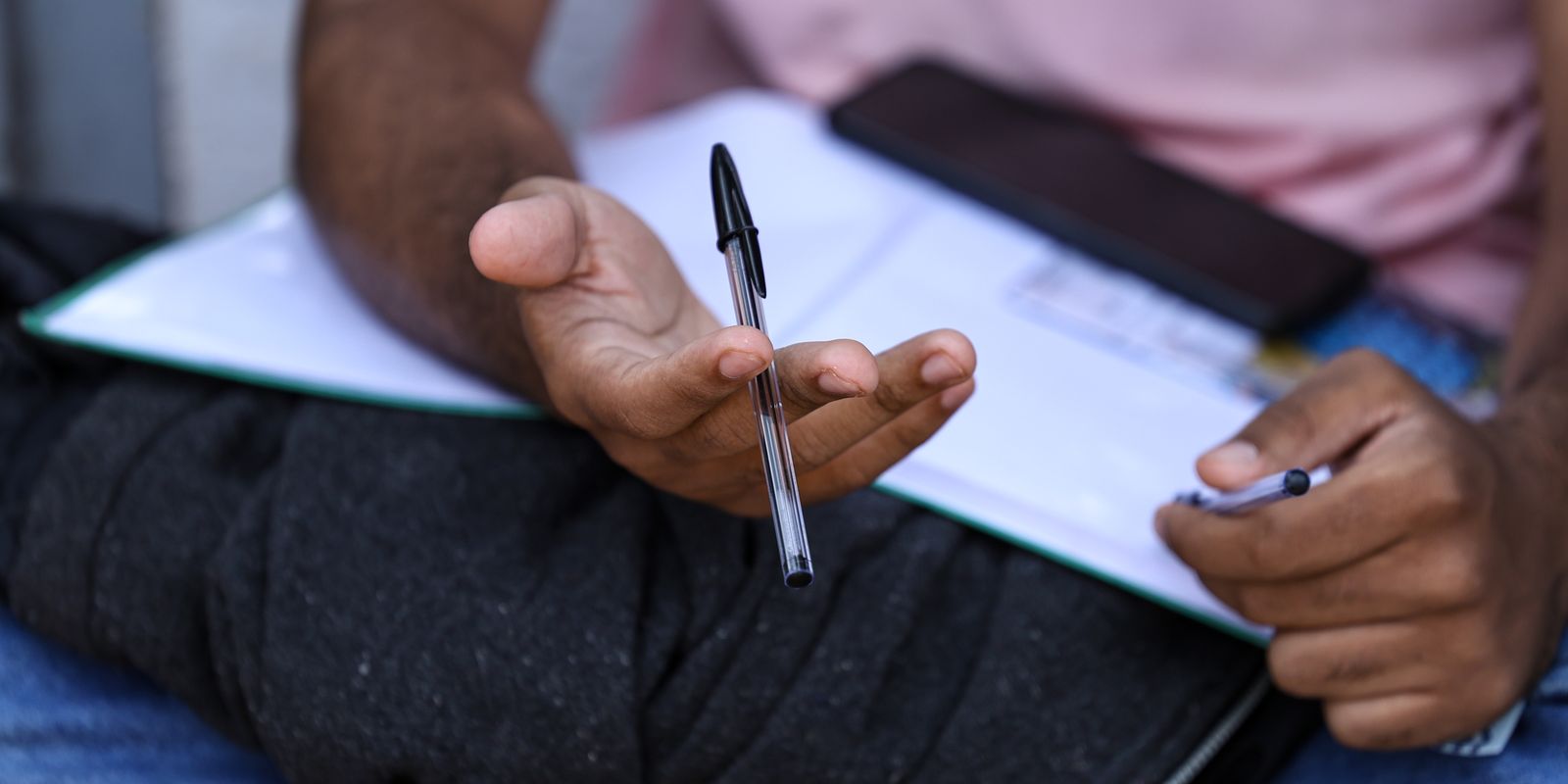 Tiroteio adia prova do Enem em escola de Acari, no Rio - Imagem do artigo