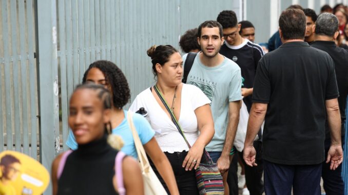 Imagem destacada - Enem 2025 registra 70% de presença e adota novos formatos