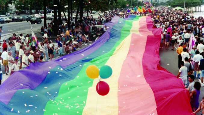 Imagem destacada - Rio celebra 30 anos da primeira parada do orgulho LGBT do país