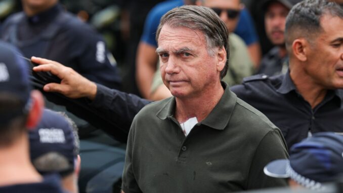 Imagem destacada - Audiência de custódia no DF mantém prisão preventiva de Bolsonaro