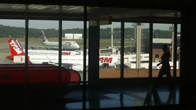 Imagem destacada - Leilão federal concede 13 aeroportos regionais; GRU Airport leva 12