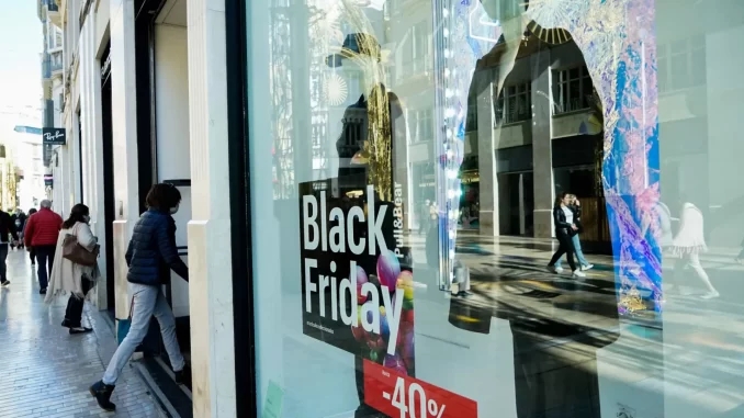 Imagem destacada - Pesquisa Ipsos aponta gastos acima de R$ 500 na Black Friday 2025