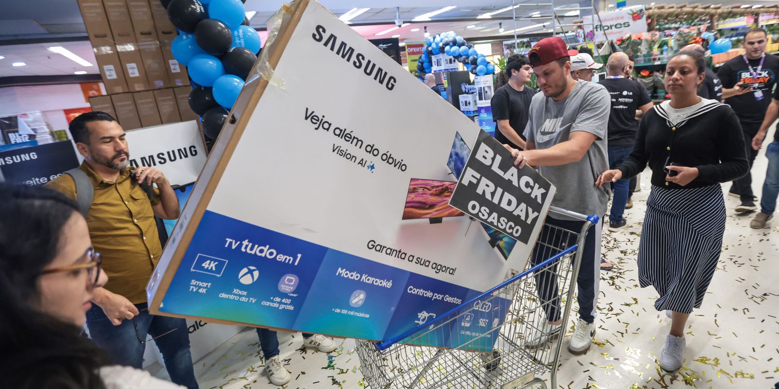 Entregas e propaganda enganosa concentram queixas na Black Friday 2025 - Imagem do artigo