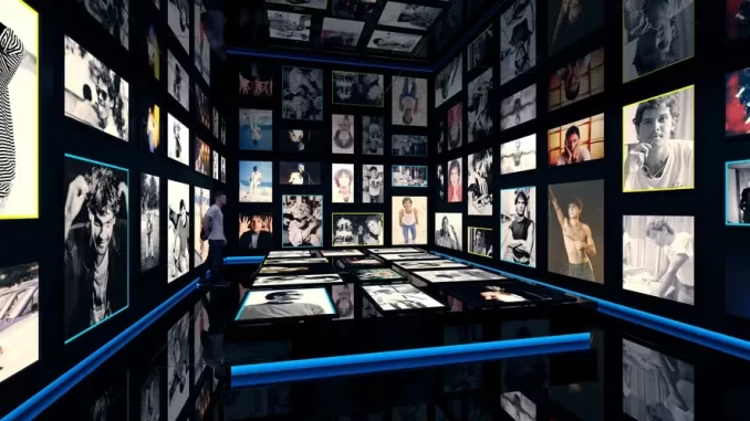 exposicao-immersiva-cazuza-eldorado-sp-jpg Exposição imersiva de Cazuza no Eldorado, SP, com nove salas que celebram sua vida e carreira, exibindo fotos e momentos marcantes do artista.