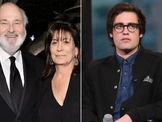 Imagem de Nick Reiner, filho do ator Rob Reiner, acusado de matar os pais, ao lado de seus pais em uma aparição pública.