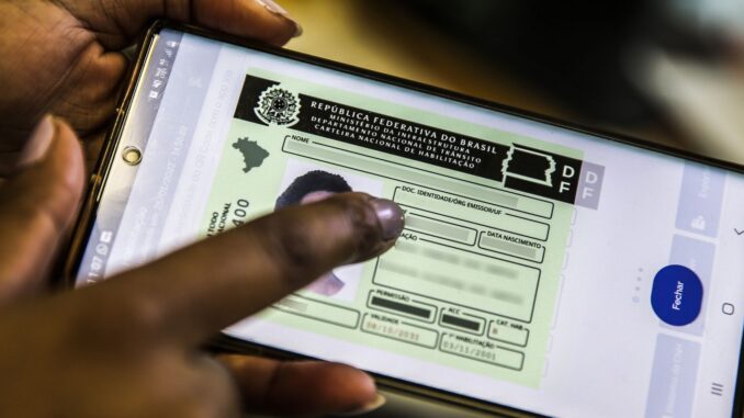 Imagem destacada - Contran dispensa aulas de autoescola para CNH e reduz custos