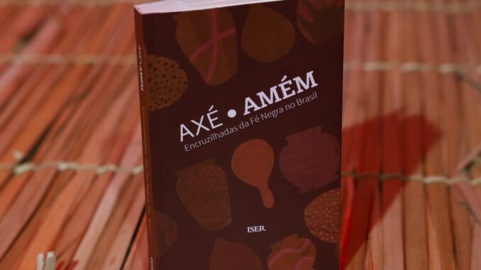 Imagem destacada - Livro reúne relatos de fé negra e combate ao racismo religioso